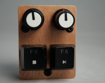 midiMe Compact Midi Controller with 2 Note Buttons 2 Potentiometers and LEDs