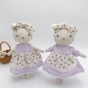 Orsacchiotto con grembiule viola - Regalo di compleanno per bambini - Fantastico regalo fatto a mano per bambina - Peluche per bambini