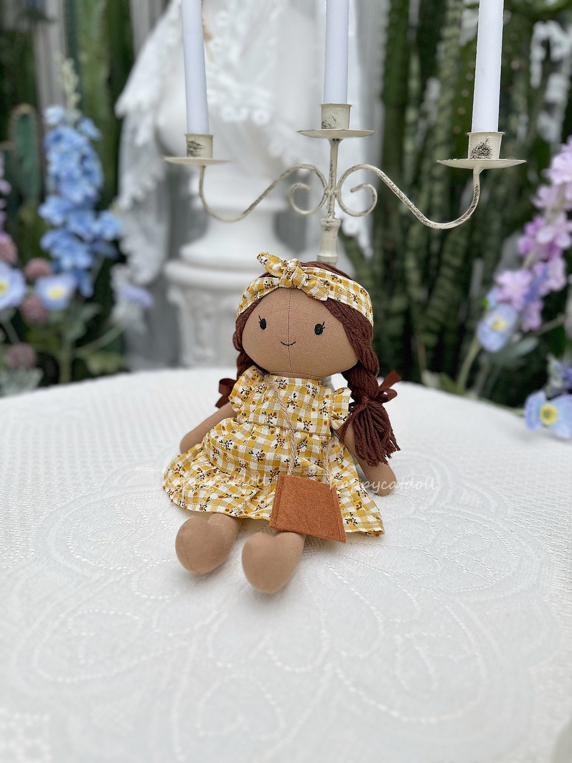 Muñecas de trapo: historia, beneficios y dónde comprar las mejores 1 MEJOR PRECIO - Muñeca de trapo hecha a mano con vestido a cuadros de calicó amarillo / Regalo hecho a mano para ella / Regalo de cumpleaños imagen 3