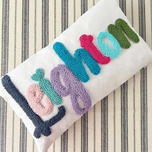 Punch Needle Namenskissen, Benutzerdefinierte Baby Geschenk, personalisierte Baby Geschenk Kinderzimmer Dekor, handgemachte Kleinkind Geburtstagsgeschenk, Kinderzimmer Wohnkultur
