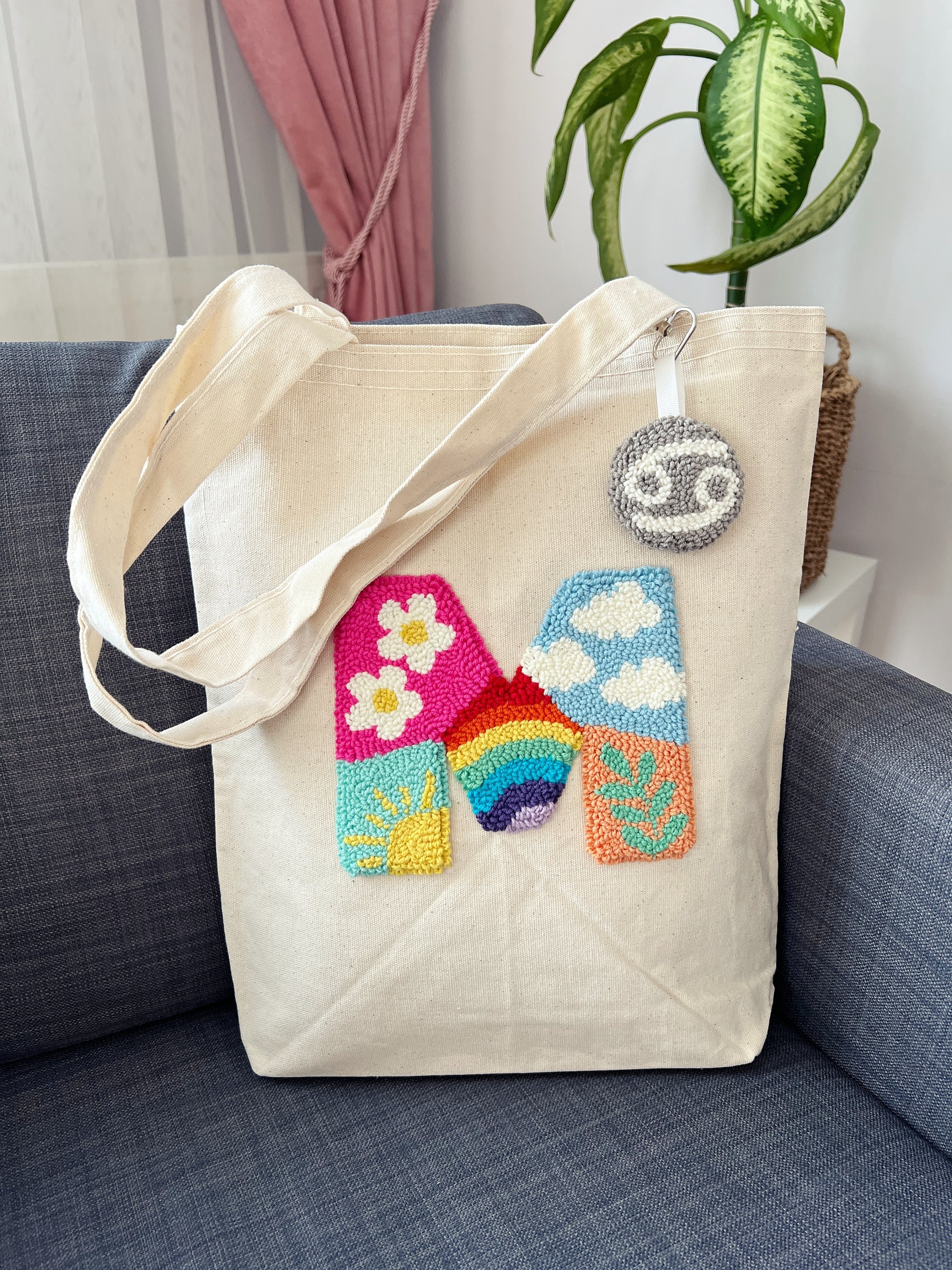 トートバッグ Circle Punch Medium Tote Bag (2 COLOR) Black Geometric Circles Tote Bag - Cute Chic Monochromatic