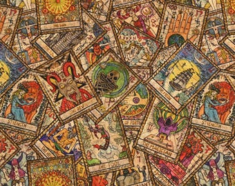 Może przedstawiać: Kolaż kart tarota z różnymi ilustracjami i tekstem, w tym "The Fool", "The Hierophant", "The Moon", "The Magician" i "Strength".