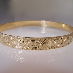 Eight Auspicious Symbols Bracelet Gold