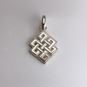 Buddhist Endless Knot pendant |  Sterling Silver 925
