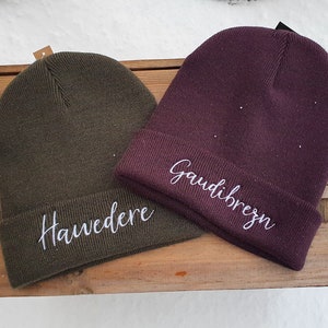 Personlig mössa / Broderad hatt i olika färger Statement-hatt
