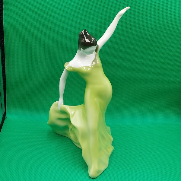 VINTAGE FLAMENCO DANCER- Figurine de fille dansante- Porcelaine roumaine Arpo- Peinte à la main- Rare- Des années 1960