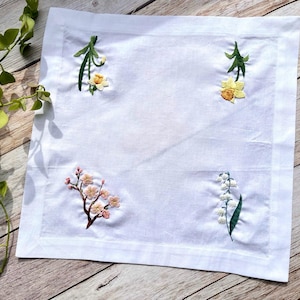Bestickte Taschentücher, Besticktes Taschentuch mit Wildblumen Motiv, Besticktes Taschentuch mit Wildblumen, Hochzeitsgeschenk