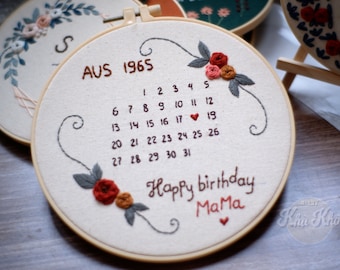 Embroidered custom text / Gift for mom / Hand Embroidered Flower Wreath / Floral Embroidery Hoop,Custom Name Embroidery