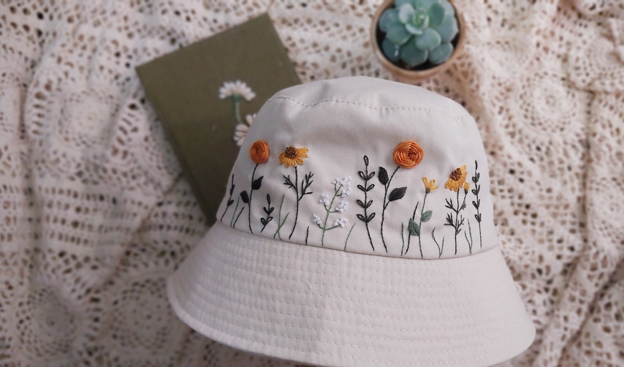 帽子 Mame Floral embroidered bucket hat Mame Floral embroidered bucket hat