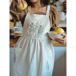 Natural Embroidered Floral Apron, Personalized Hand Embroidered Apron, Kitchen, Cooking, Florist, Gardening Apron, Gift for Her, Custom Name
