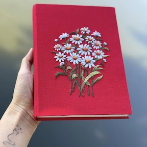 Custom Hand Embroidered Notebook, Handmade Fabric Notebook, Custom diary, Daisy Notebook, Fabric Hard Cover Journal, Personalized Notebook