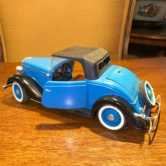 【希少】SOlIDO FORDSTAR 1934 1/18 ミニカー Solido Ford V8 Roadster 1934 Sky Blue & Black Model Car 1/19 Scale