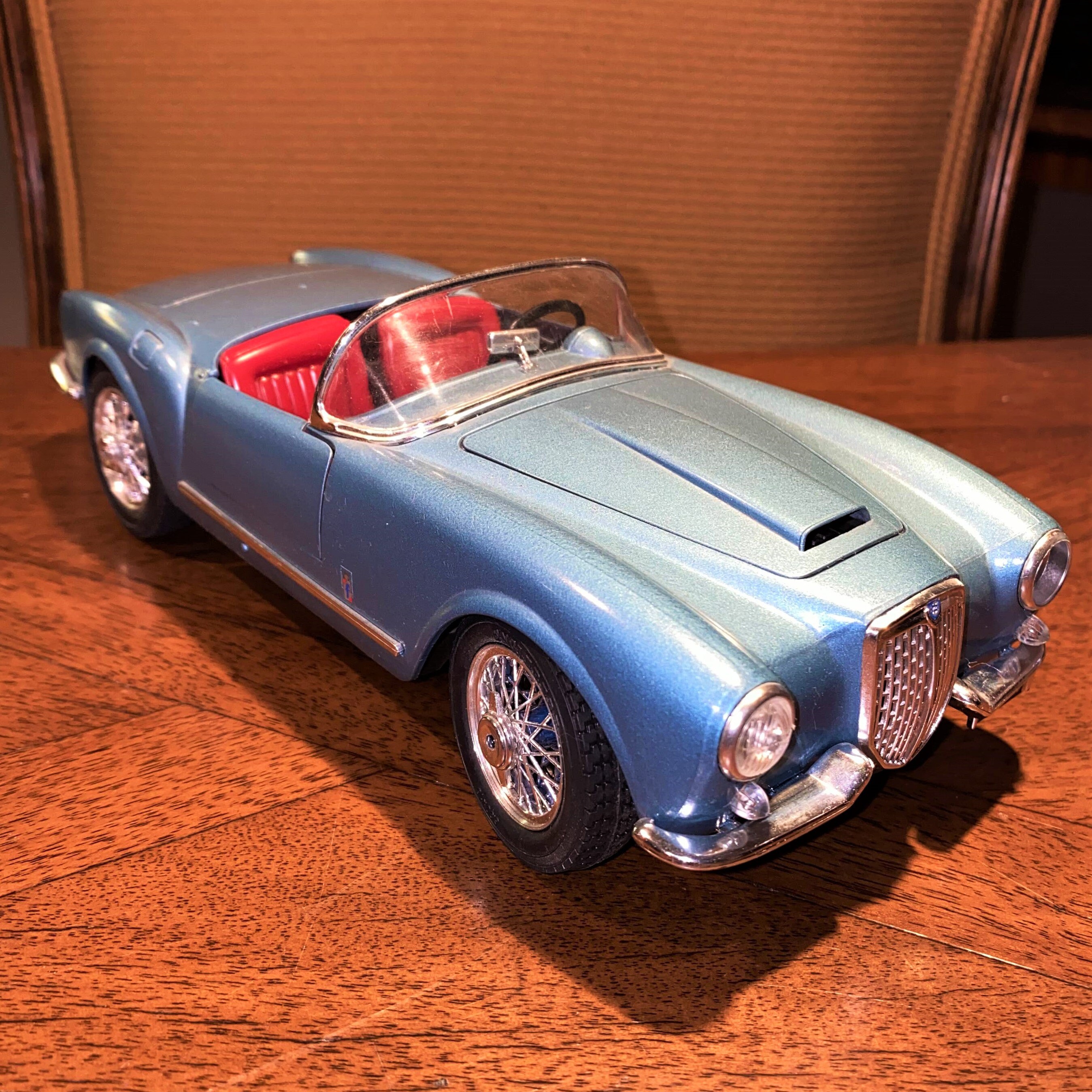 ミニカー LANCIA AURELIA B 24 SPIDER 1955 Bburago Lancia Aurelia B24 Spider 1955 Blue Model Car 1/18 Scale