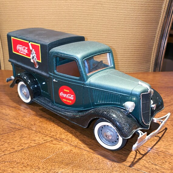 コカコーラ　Coca-Cola  ダイキャスト　フォード Ｖ８　SOLIDO製 Solido Ford V8 Pick up 1936 Coca-cola Green & Black Model Truck 1