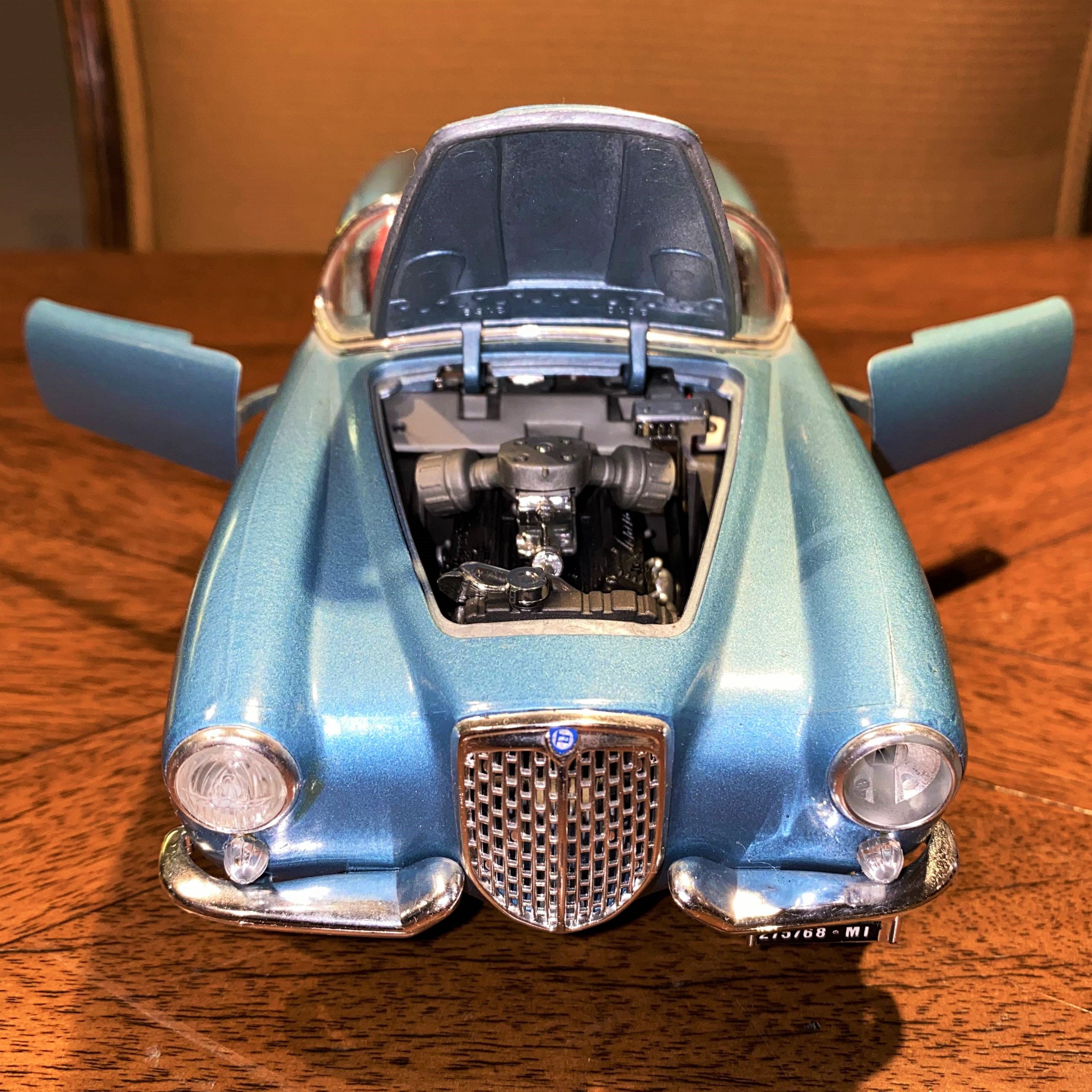 Bburago Lancia Aurelia B24 Spider 1955 Blue Model Car 1/18 Scale
