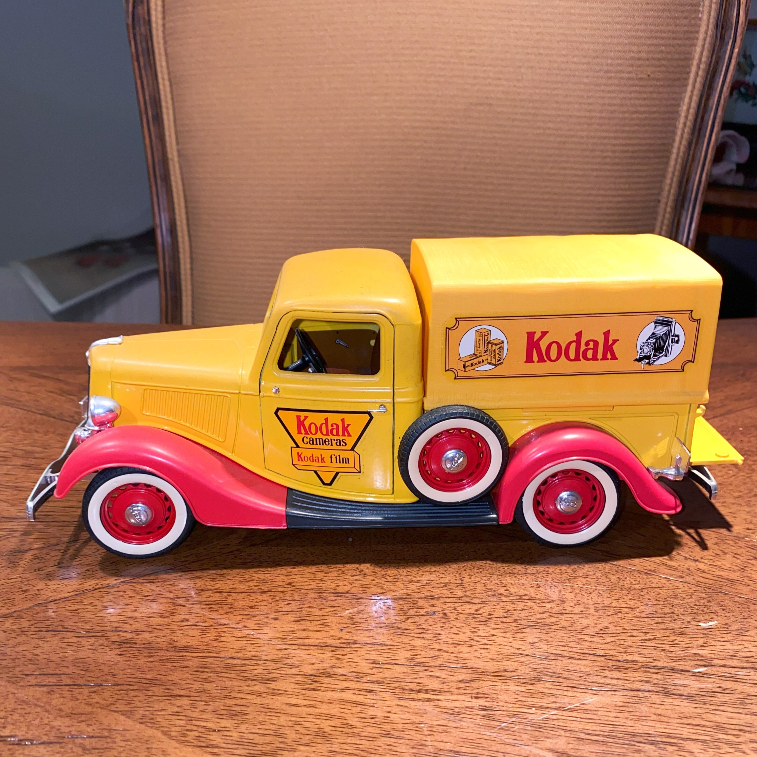 FORD V8 PICK-UP Baché 1936 Dunlop Solido 1/18 En Boite EUR 28,00 - FR