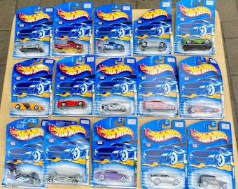 Lote de 15 coches coleccionables de Hot Wheels 2001 First Editions