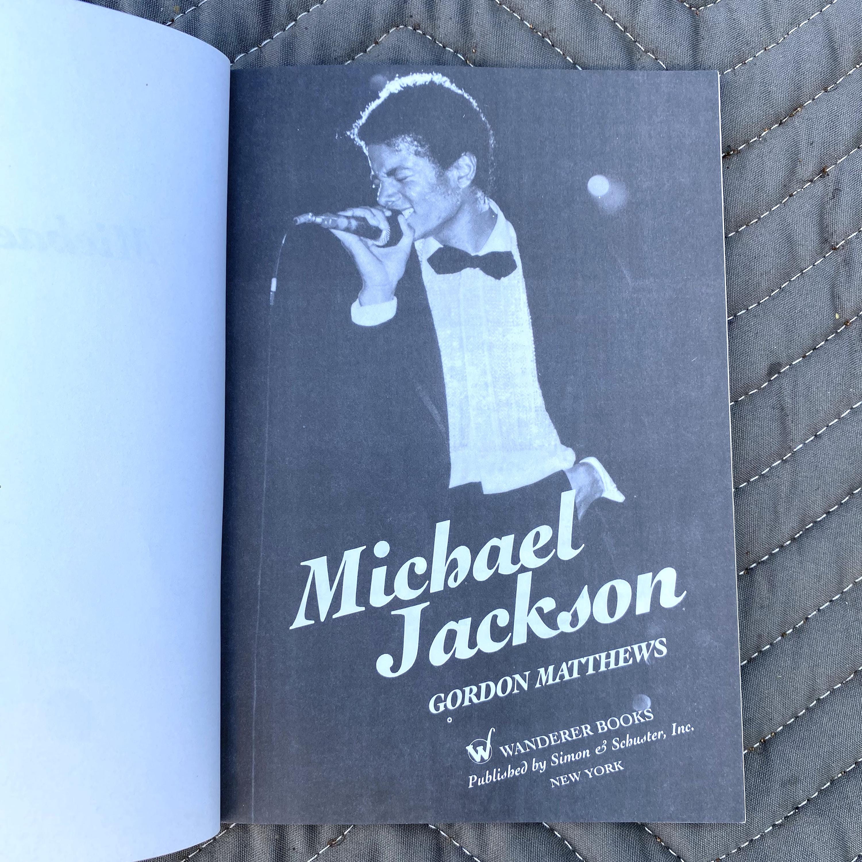 MICHAEL JACKSON (1984) Book by Gordon Matthews - Etsy