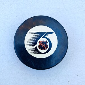 Vtg NHL ‘91-‘92 75th Anniversary Commemorative Official Puck In Glas Co
