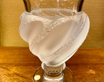 Lalique Paris Ermenonville Satin Crystal Vase Chairman’s Club 2000 Award RARE!