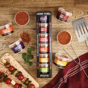 BBQ Grill Set - 6 pots of spice blends to make delicious meals. The perfect gift for him.