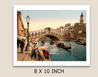 Die Rialto Brücke, Venedig, Italien 1890's. Reproduktion eines photochromen Drucks aus den 1890er Jahren. Gedruckt auf Fine Art Papier in Museumsqualität.