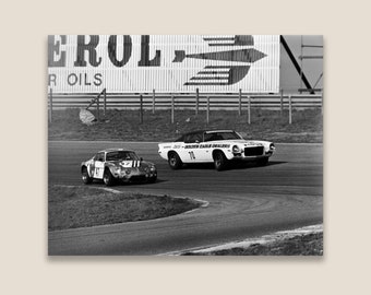 1976 auf der Pferderennbahn von Zandvoort mit den Reifen der Modellbau Modellfaben in Zandvoort. Restauriertes Vintage Schwarzweißfoto, Druck in Museumsqualität.