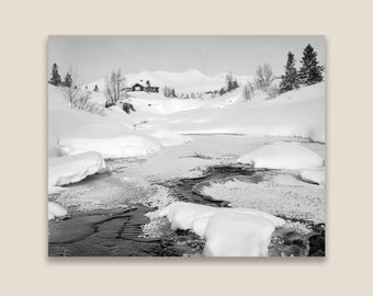 Winter Landschaft Fine Art Foto. Restauriertes Vintage Schwarz-Weiß-Foto. Druck in Museumsqualität