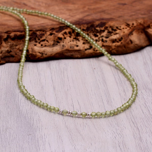 Peridot necklace, dainty beaded necklace, beaded necklace, august birthstone choker, gemstones choker, beaded choker, garnet choker