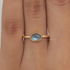 Labradorite Ring / 18k Gold Plated Solid Silver Ring / Blue Gemstone Ring / Minimalist Jewelry / Dainty Ring / Anniversary Gift For Wife