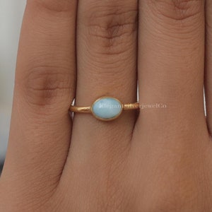 Anillo de larimar dominicano / Anillo de plata chapado en oro de 18 quilates / Anillo minimalista con piedras preciosas / Anillo bohemio / Joyería hippie de plata / Regalo para ella