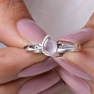 Rose Quartz Ring / 925  Sterling Silver / January Birthstone Ring / Women Silver Jewelry / Handmade Ring / Healing Crystal Ring