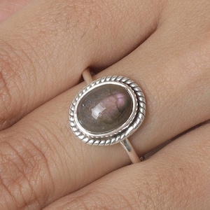Purple Labradorite Ring / 925 Solid Sterling Silver Ring / Oval Gemstone Ring / Handmade Jewelry / Vintage Ring / All Ring Size Available