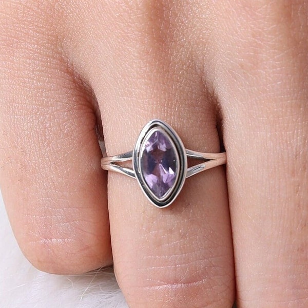 Amethyst Ring / 925 Sterling Silver Ring  / Marquise Shaped Ring / Vintage Ring / Halloween Jewelry / Proposal Ring / Ring For Women