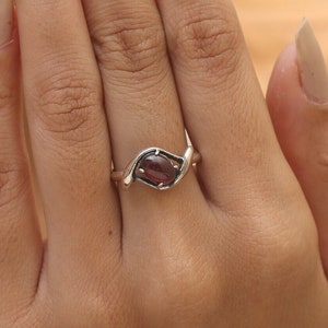 Garnet Ring / 925 Sterling Silver Ring / Minimalist Ring / January Birthstone Ring / Handmade Jewelry / Hippie Ring / Birthday Gift