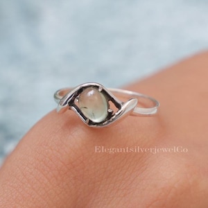 Prehnite Ring / 925 Sterling Silver Ring / Healing Crystal Ring / Vantage Ring / Minimalist Jewelry / Handmade Ring / Birthday Gift