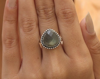 Labradorite Ring / 925 Sterling Silver Ring / Faceted Gemstone Ring / Hippie Ring / Halloween Jewelry / Dainty Ring / Gift For Loved One