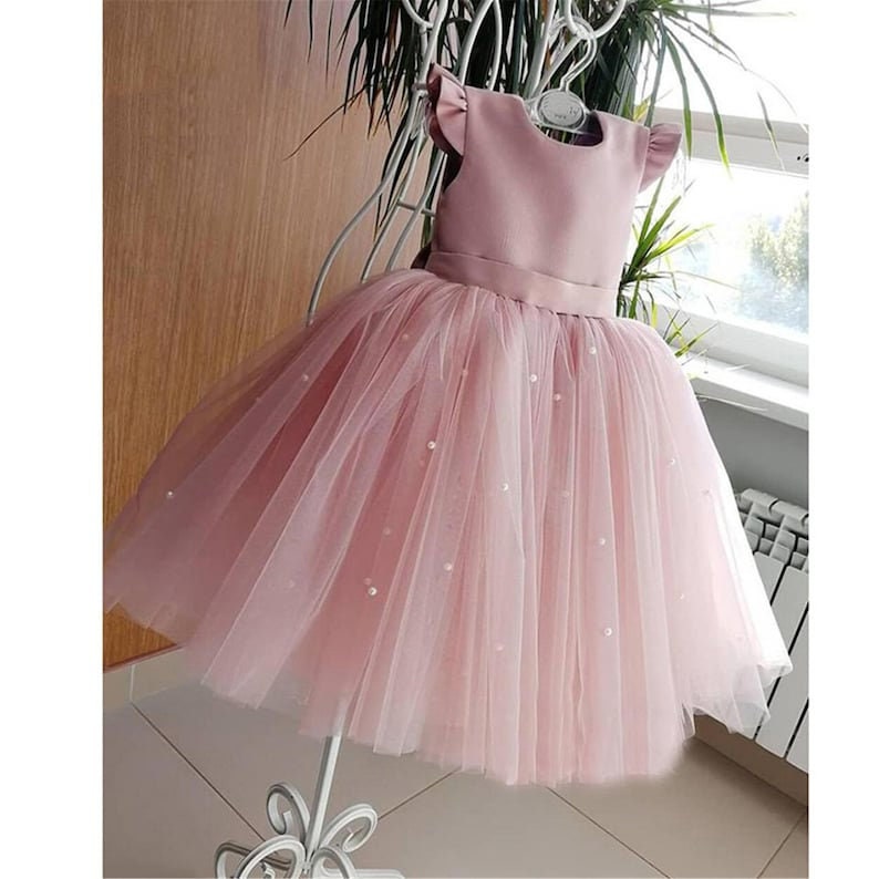 Robe de demoiselle d'honneur en satin rose poudré tulle avec perles Robes bébé fille Robe d'anniversaire pour toute petite fille Robe de soirée tutu d'été sur mesure image 2