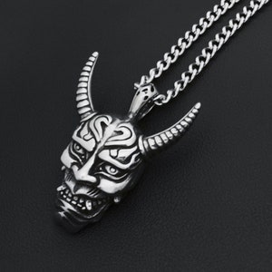 Pingente de máscara Hannya/Colar Evil Oni Noh Prajna/Aço inoxidável 316L/Samurai com chifres curvos Gótico Crânio Fantasma Joias/Corrente grátis/Caixa de presente