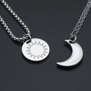 Ketting zon en maan: hemelsieraden van roestvrij staal