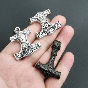 Colares com pingente Miolnir/Martelo preto de Thor/Aço inoxidável 316L/Mitologia nórdica Viking Odin Asatru Amuleto Jóias/Corrente grátis/Caixa de presente
