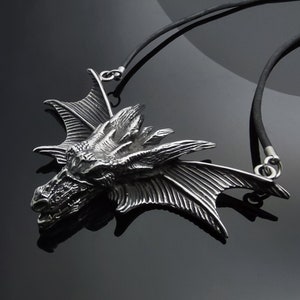 Super großer fliegender Drache Anhänger / Schwermetall Flügel Schlange Halskette / Mutter des Drachen / Targaryen Familie Symbol / Herrenschmuck / Geschenkbox