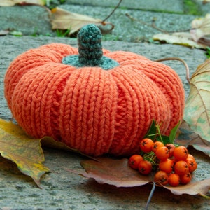 Pumpkin Pattern, easy Halloween pumpkin PDF knitting pattern