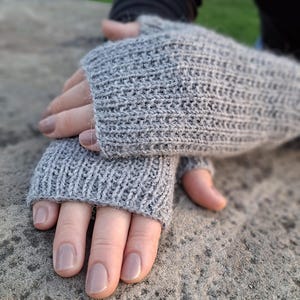 Stickmönster för fingerlösa vantar, minimalistiska vantar i PDF-format, handledsvärmare, stickade fingerlösa vantar, tumkil, enkelt stickmönster