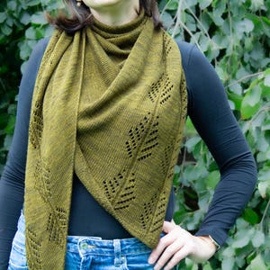 Knitting pattern | Shawl knitting pattern | Scarf knitting pattern | Triangle lace shawl | Cozy shawl scarf knitting pattern