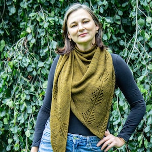 Patrón de chal de punto calado fácil en PDF, patrón de chal triangular, patrón de punto para principiantes, chal ligero de punto, descarga instantánea.