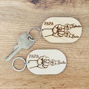 Porte clé personnalisable en bois, un cadeau unique et original pour un papa, un papy, un parrain....
