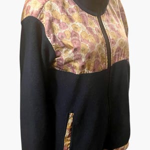 Vintage Jacket Patagonia 1980s Navy Fleece Floral print  Full zipper made in USA Size Medium