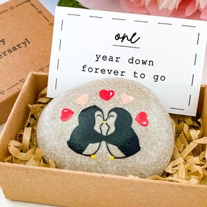 Regalo de aniversario de 1 año de pingüino personalizado para él, novio, regalo de aniversario de un año para novia, regalo de primer aniversario para ella
