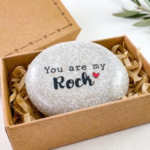 You are my rock Romantisches Geschenk Nachricht Stein Tasche Umarmung Liebe Kieselstein Nettes Geschenk für ihn Freund Mann Frau Jahrestag Geschenke Geburtstag Rock